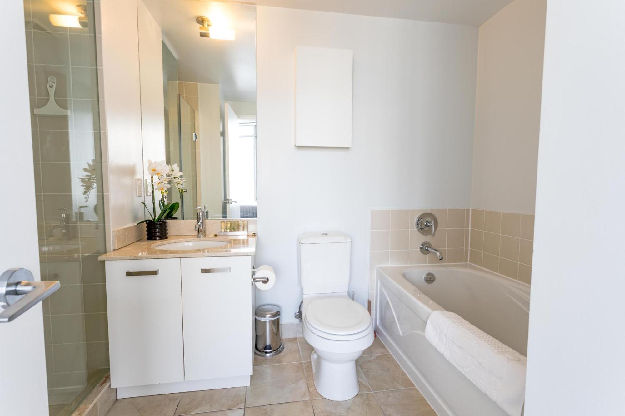 Altitude Suites Bay Street - Holiday Bonus - Free Parking Toronto Zewnętrze zdjęcie
